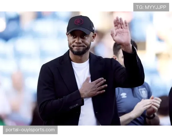 拜仁慕尼黑正式续约孔帕尼充分肯定其执教成绩展现球队未来信心