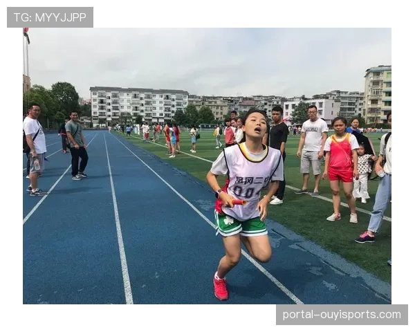 跳水赛场展雄风彰显中国体育事业奋进新篇章