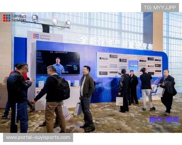 联想六足机器狗亮相粤超赛场,AI技术赋能足球赛事安全管理与互动体验 联想六足机器狗亮相粤超赛场,AI技术赋能足球赛事安全管理与互动体验